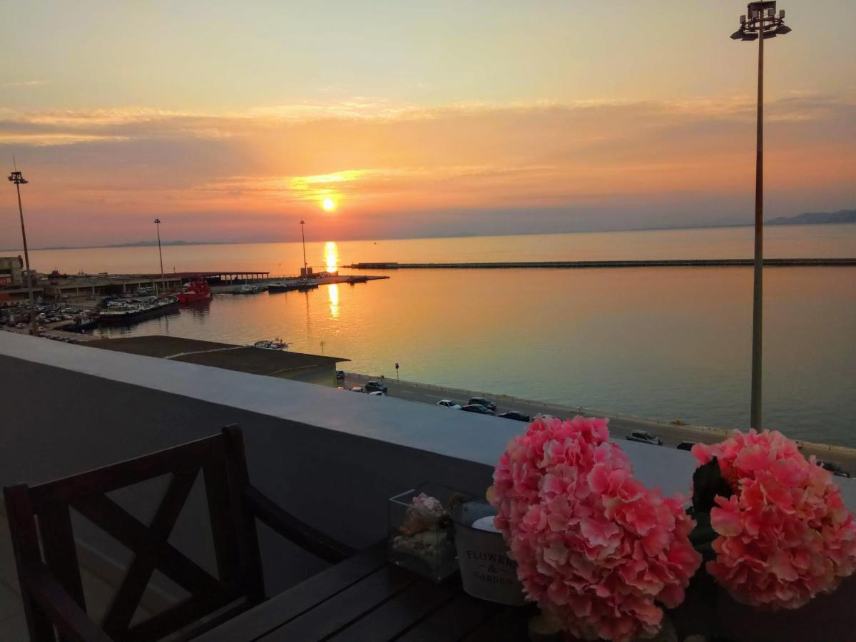 Majestic Penthouse In The Heart Of Patra Apartment ภายนอก รูปภาพ